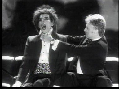 Queen - The Show Must Go On_9__0025